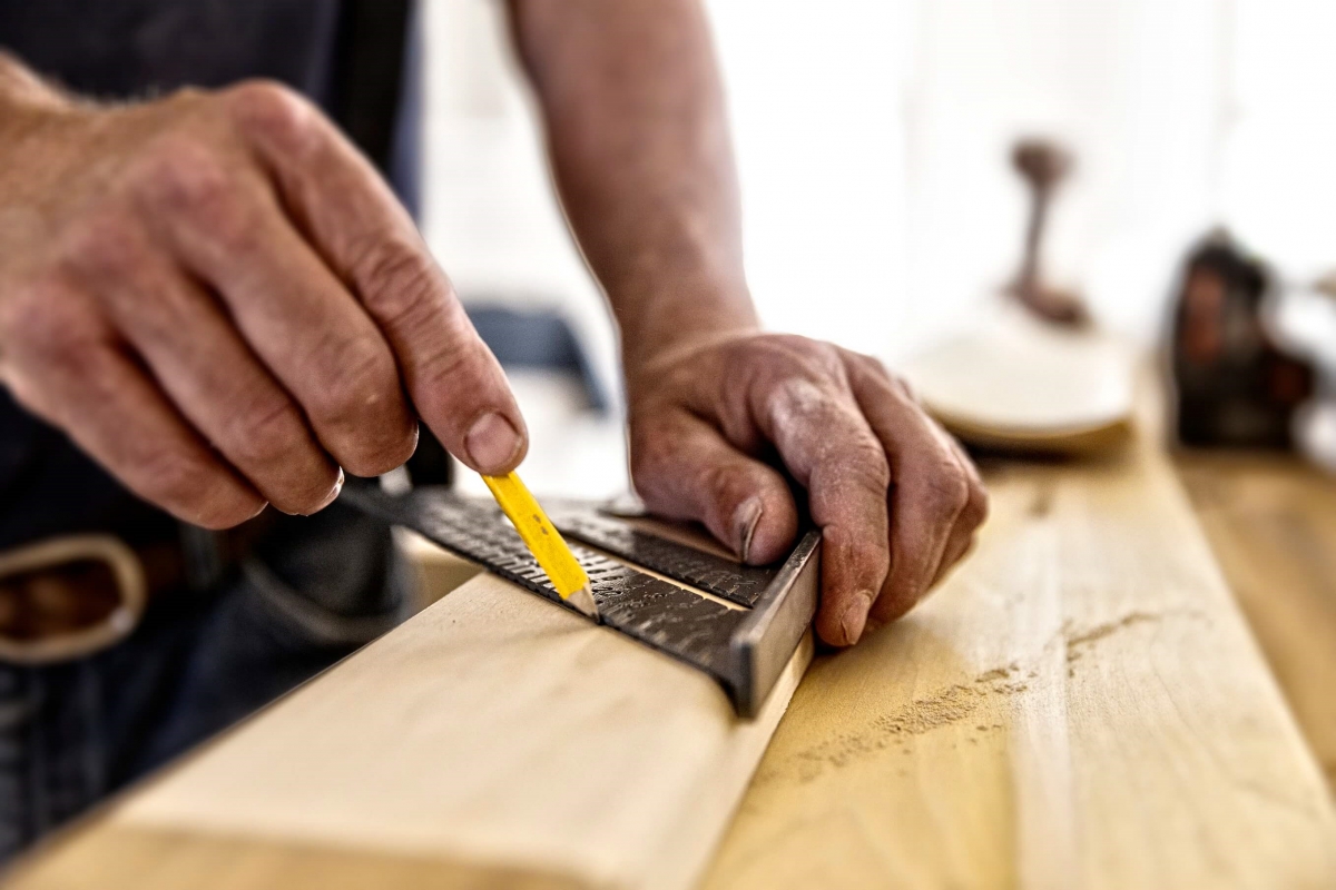 Eigenleistung: So kann beim Hausbau gespart werden